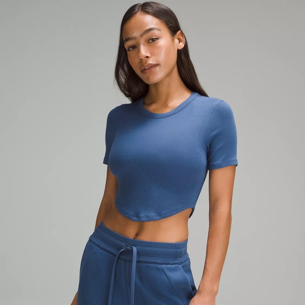 Lululemon Hold Tight Cropped T-Shirt Size 4 NWT $58